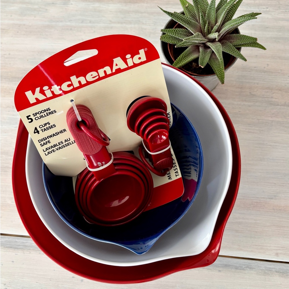 NWT KitchenAid Measuring Cups & Spoons Set + 3 Mixing Bowls (Red/White/Blue).